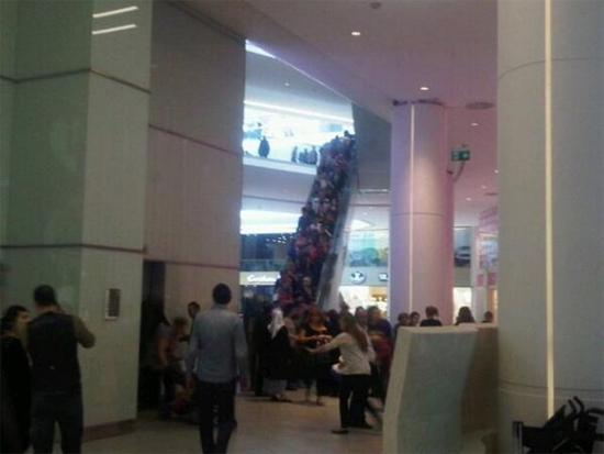 Dev AVM'de Yangın Paniği