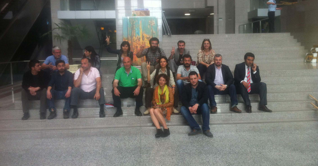 Adliyede Oturma Eylemi