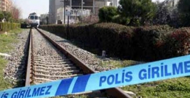 Trenin Altında Kalan Genç Hayatını Kaybetti