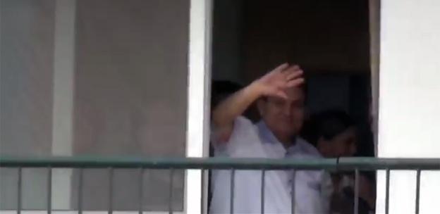 Mübarek Kalabalığa El Salladı