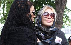 Emel Sayın'dan Annesine Veda