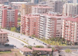 ODTÜ Yolu Gecekonduya Takıldı