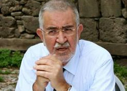 ''Yunus Emre'yi anlamak şiirlerini ezberlemekle olmaz''