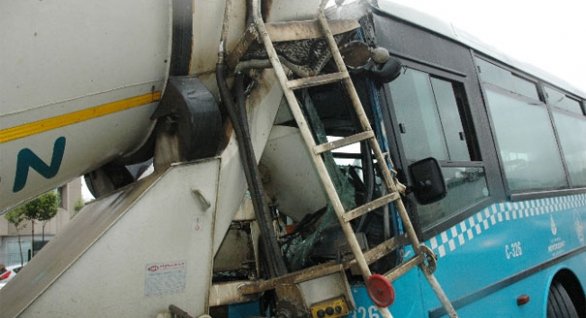 İstanbul'da Feci Kaza!