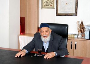 Cumhurbaşkanı Gül'ün Babası Hala Çalışıyor