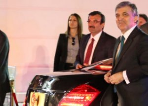 Düğün Salonunda Gül'den Yardım İstedi