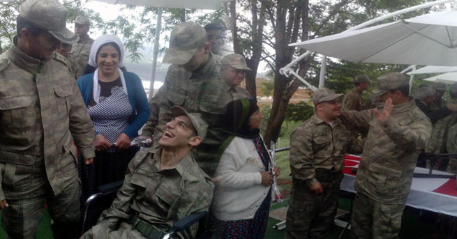 Engelli Gencin Askerlik Sevinci