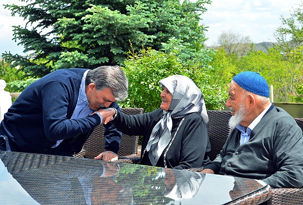 Gül Anneler Gününü Kutladı