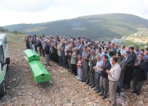 Cinnet Kurbanları Toprağa Verildi