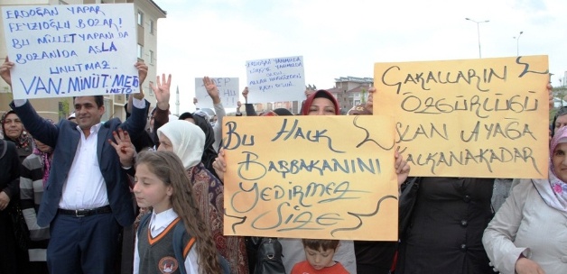 Vanlılar’dan Başbakan’a Destek