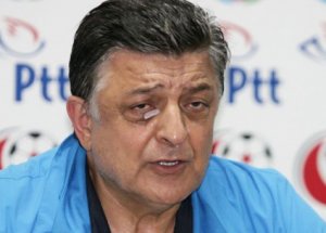 Yılmaz Vural'ın Gözünü Morarttılar