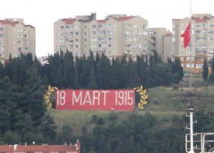 Çanakkale’de Bayraklar Yarıya İndirildi