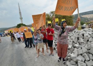 Karaburun Res'lere Karşı Pes Etmiyor