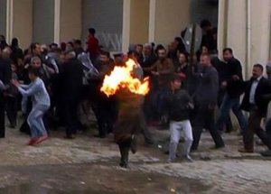 Polis Karakoluna Şok Saldırı!