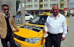 Taksiciden Duygulandıran Yardım