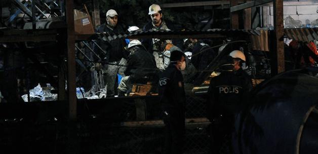 Hayatını Kaybeden Madencilerin Eşyalarını Çaldılar