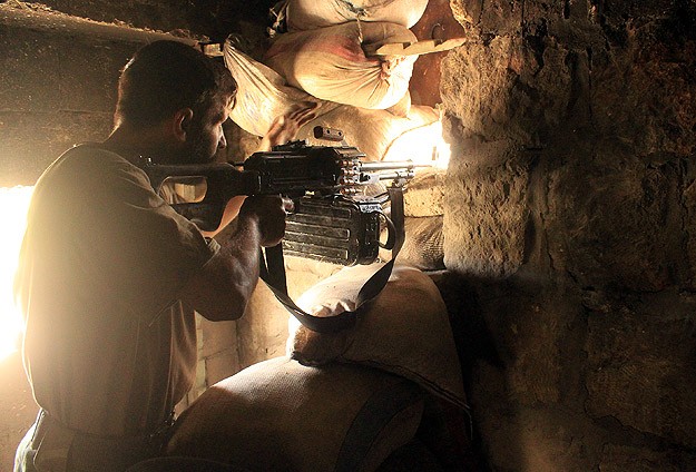 Esed'in Komutanı Çatışmada Hayatını Kaybetti