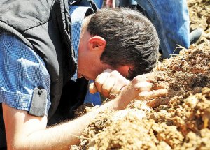 Herkes Gitti Acı Kaldı