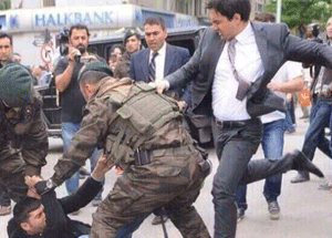 O Fotoğrafın Öncesinde Yaşananlar