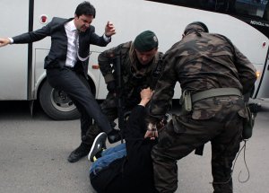 Yerkel'in Ayağı İncimiş!