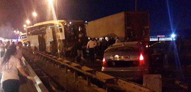 TEM Otoyolunda 30 Araç Birbirine Girdi!