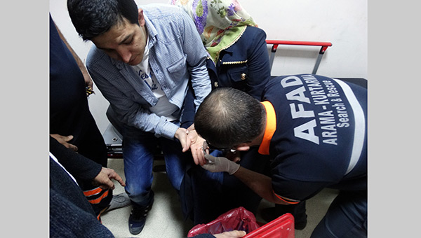 Parmağına Sıkışan Yüzüğü AFAD Çıkardı