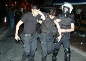 Okmeydanı'nda 7'si Polis 9 Yaralı