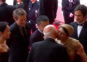 İranlı Oyuncu Leyla Hatemi Özür Diledi