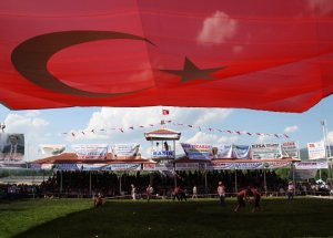 Türk Bayrağı Altında Güreştiler