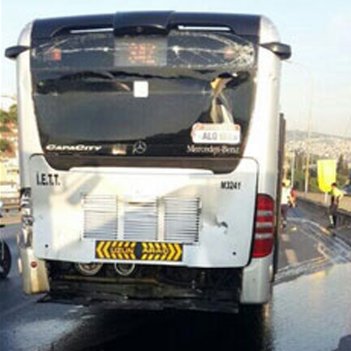 Metrobüsler Köprüde Çarpıştı