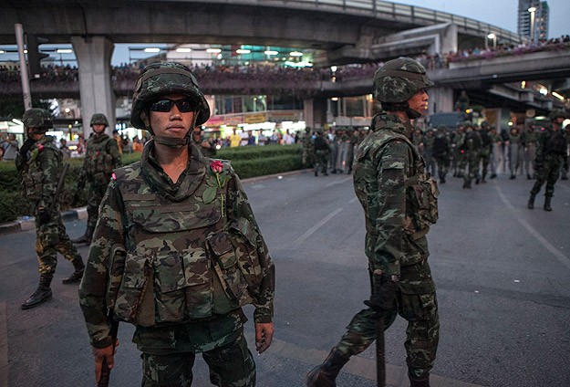 Tayland'da Eski Eğitim Bakanı Tutuklandı