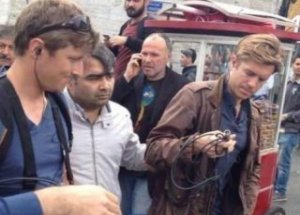 CNN Muhabiri: Polis Taksim'de Popoma Vurdu