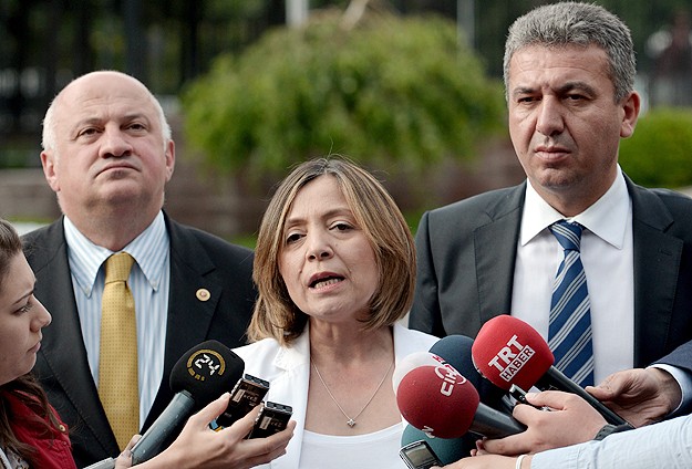 Gül CHP'li Milletvekillerini Kabul Etti