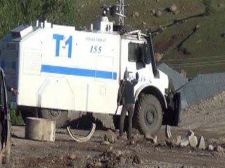 Karayolunu Kapatan PKK'ya Operasyon!