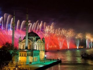 Ortaköy Camii İbadete Açılıyor