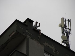 Çatıya Çıkıp Başbakan Erdoğan'ı İstedi