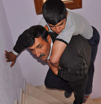 Fedakar Baba Engel Tanımıyor