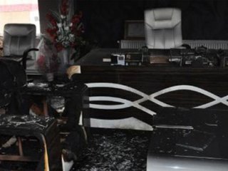 AK Partili Başkan'ın Odası Kundaklandı