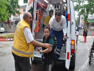 Bursa'da Düğün Yolunda Kaza: 4 Yaralı