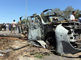 Hafter'in Uçakları Bingazi'yi Bombaladı