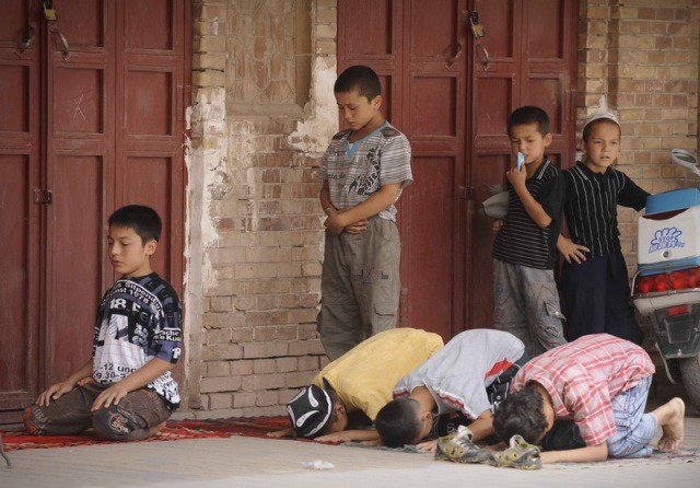 Tacikistanda Namaz Yasağı