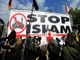 Batıdaki Müslümanlar Baskı Altında