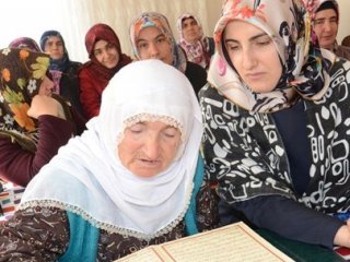 80 yaşında Kur'an-ı Kerim Öğrendi