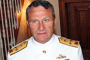 'Yerde Yemek Yiyen Ordudan Atılır'