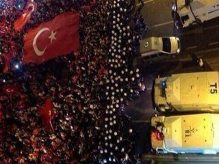Türkiye Dün Geceyi Ayakta Geçirdi!