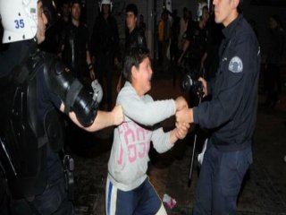 O Çocuk Hırsızlık Yaparken Yakalandı