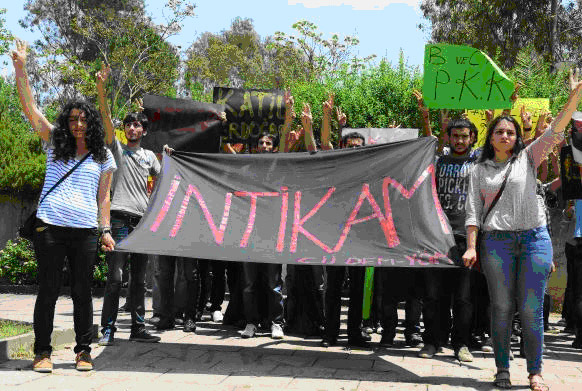 Kampüste İntikam Pankartı Açtılar