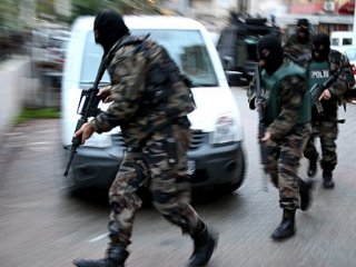 Kazaya Karışan Araçtan Uyuşturucu Çıktı.