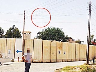 Militanlar Türk Bayrağını İndirdi