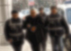 Rektör gözaltına alındı
